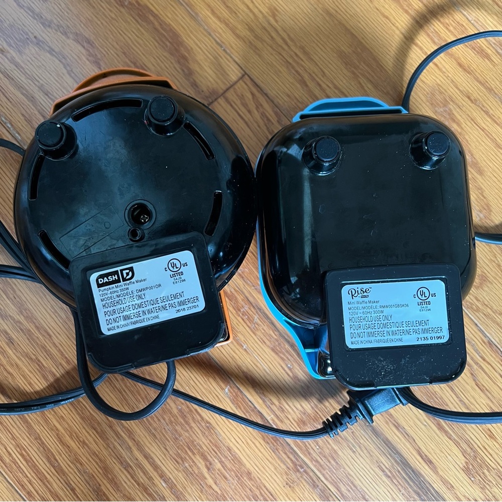 Lot of 2 mini dash Orange and Blue Mini Waffle Makers pumpkin kitchen item - Picture 4 of 4